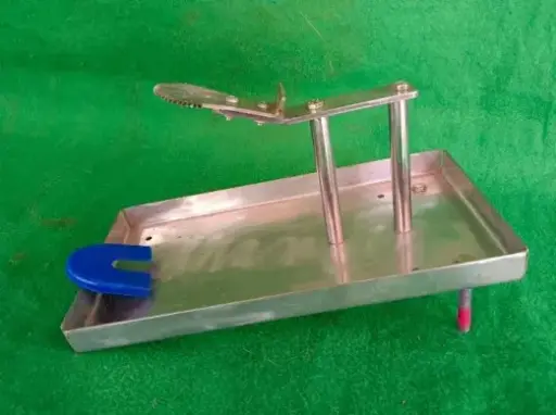 TABLE TOP COCONUT GRATER (STEEL)